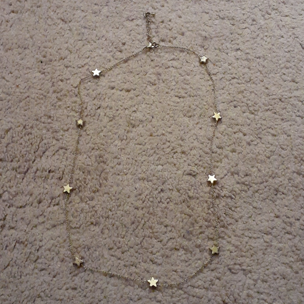 Gold Fashion Necklace with Star Detailing